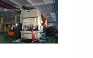 上海普陀區(qū)吊車出租與設(shè)備搬運(yùn) 工業(yè)機(jī)器人制造的高效協(xié)作